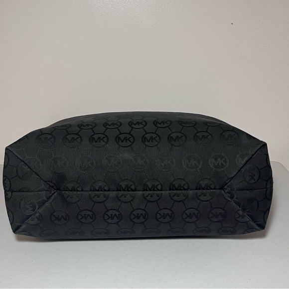 Michael Kors Bennet Large Black Tote - Picture 5 of 13